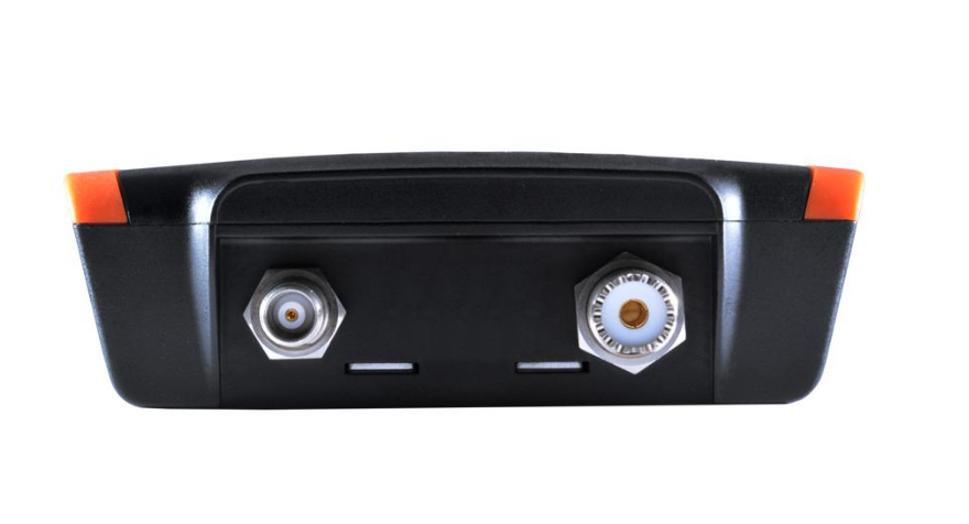 EM-Trak B952