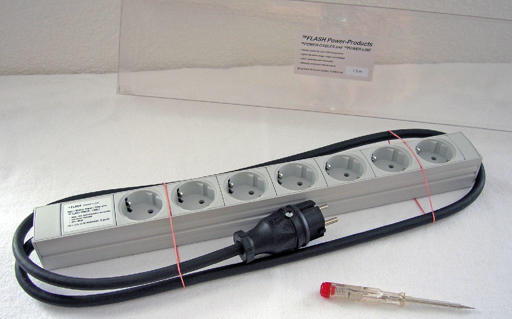 Flashpower Flashpower 2 met 7 plug in en 2 meter snoer