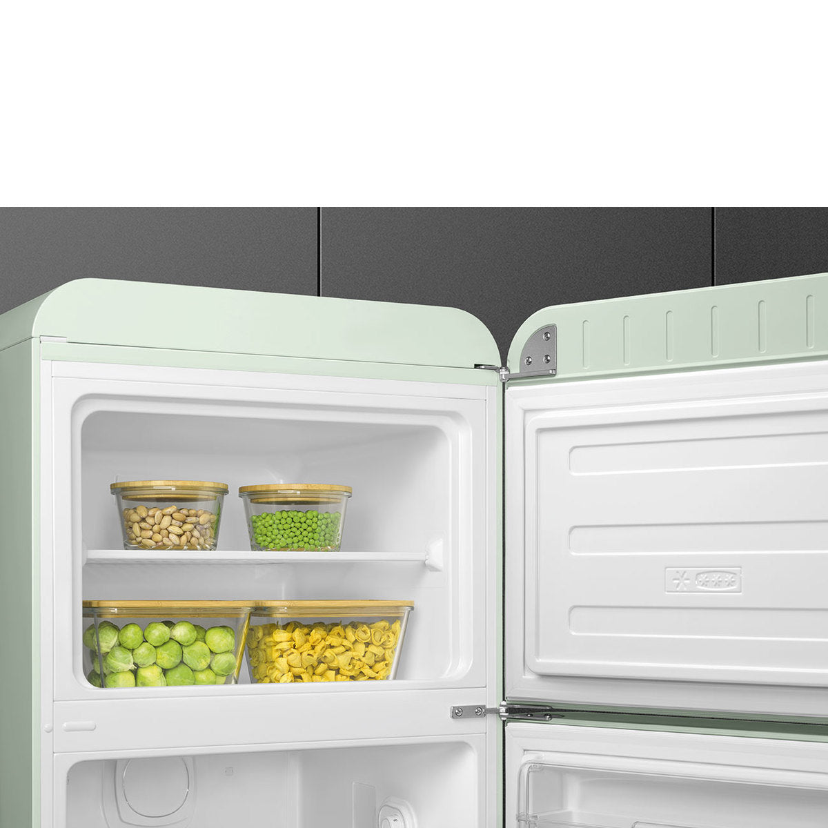 Smeg FAB30RPG5 Jaren 50 Model, deur draaiend naar rechts
