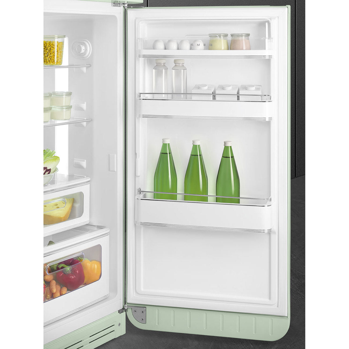 Smeg FAB30RPG5 Jaren 50 Model, deur draaiend naar rechts