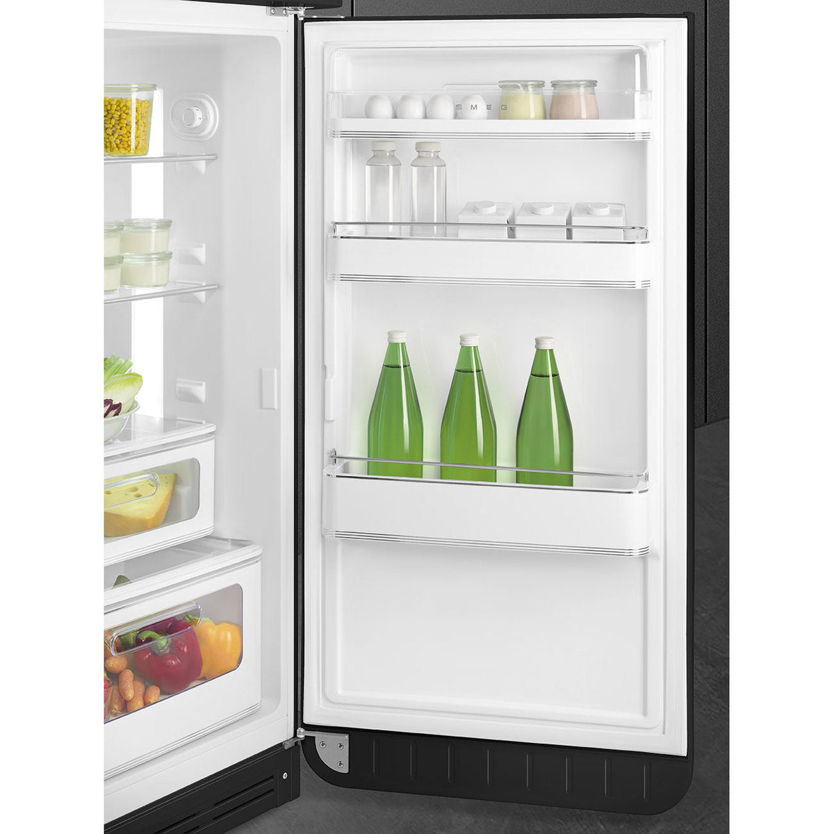 Smeg FAB30RBL5 Jaren 50 Model, deur draaiend naar rechts