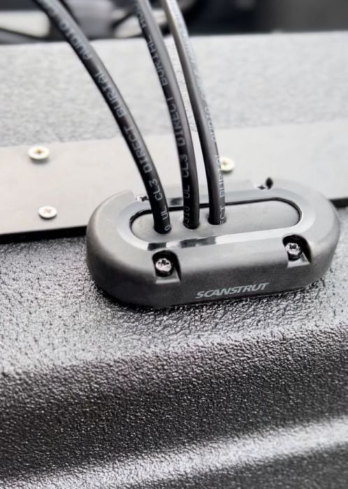 ScanStrut Dekdoorvoer tot 15 mm voor meerdere kabels zwart