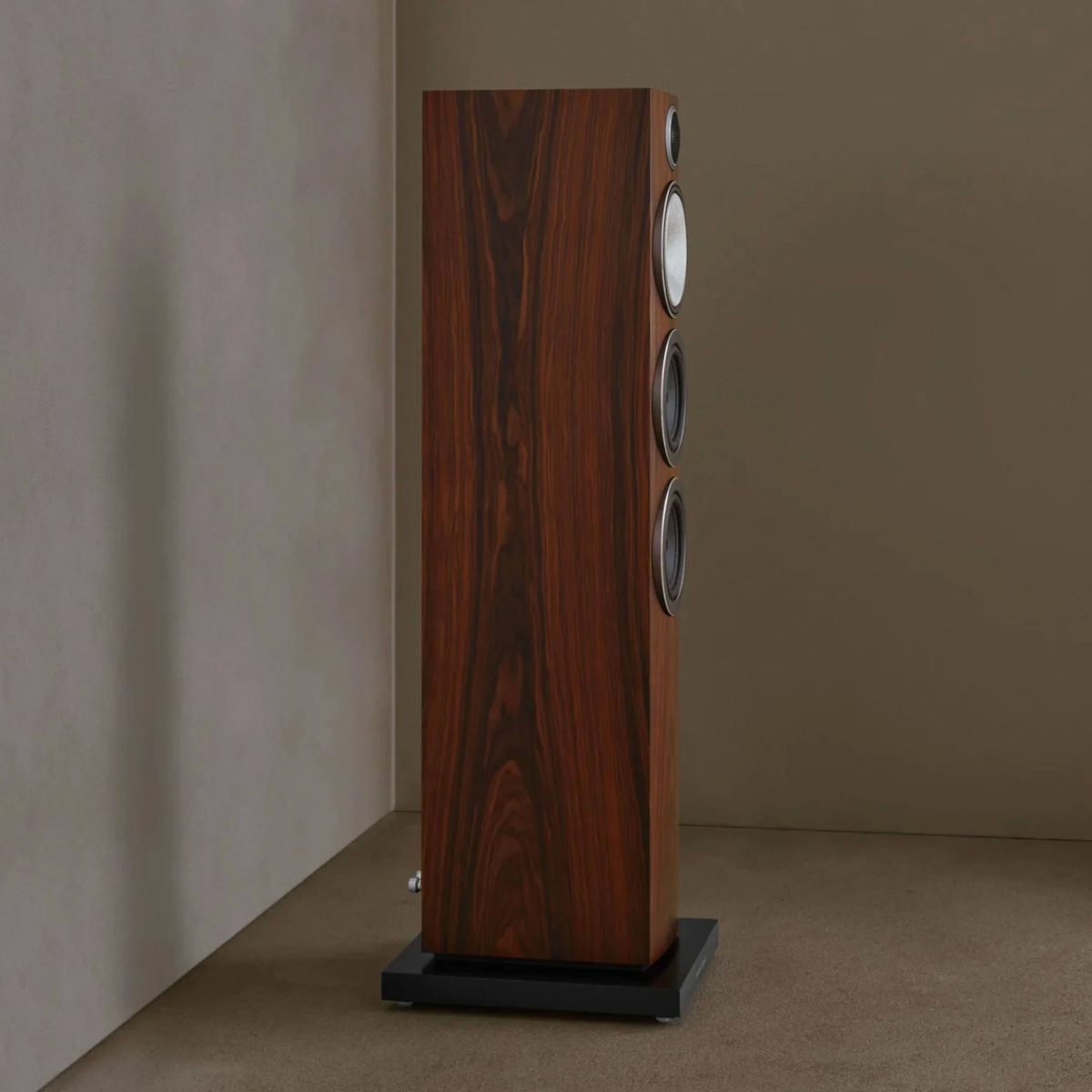 Bowers & Wilkins 704S3 mocca luidspreker vloerstaand model  met 300,= inruilkorting