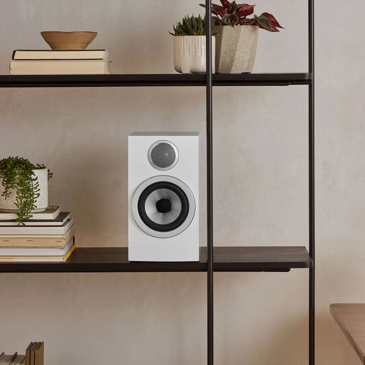 Bowers & Wilkins 707S3 wit luidspreker boekenplank model