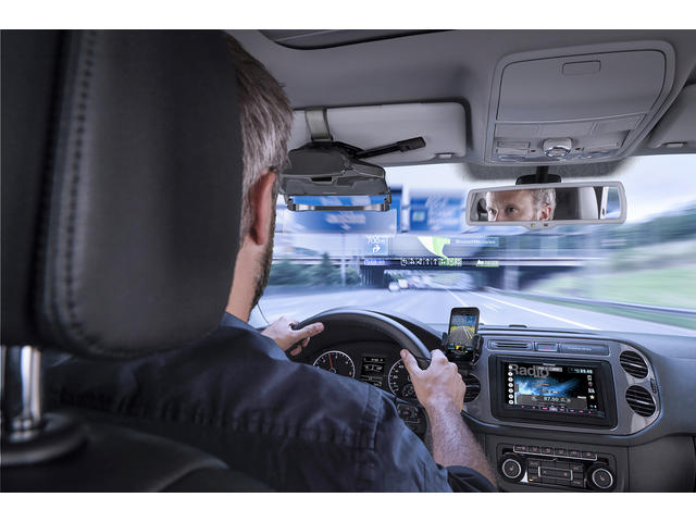 Pioneer SPX-HUD01 AUTO BEAMER in combinatie met Smartphone Navigatie beamen op de voorruit